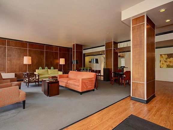3rd image of 1620 E Broad St #205