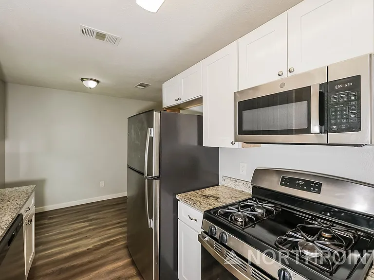 1336 E Park Dr — Photo 8