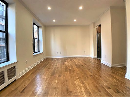 4th image of 151 E 81st St APT 3B