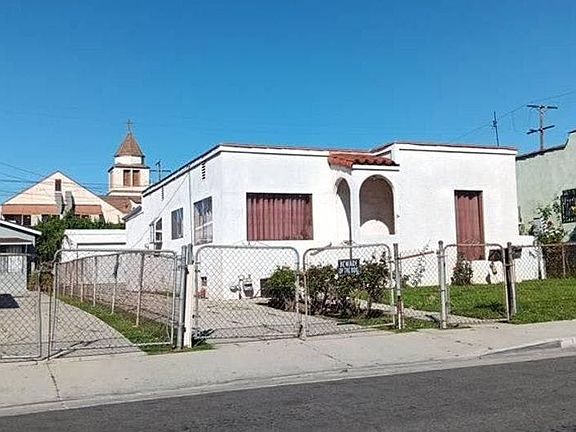 2nd image of 709 Fraser Ave
