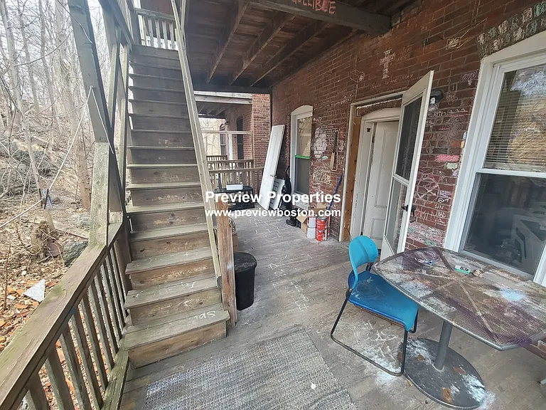 Cedar St — Photo 11