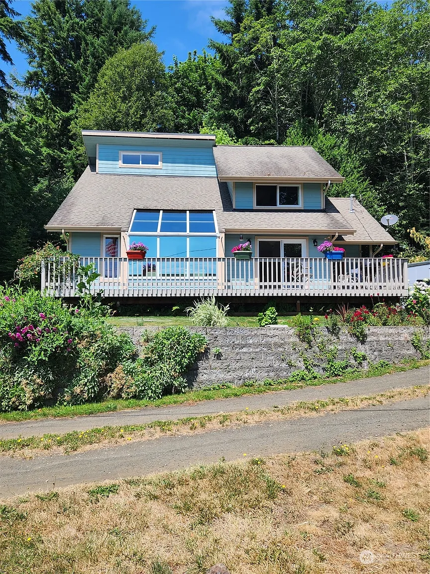270 SE Hudson Road photo 1