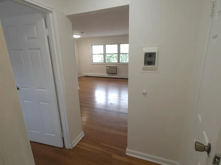 4325 Meadowview Ave #204 — Photo 8