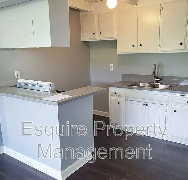 990 Ashland Ave #4 — Photo 6