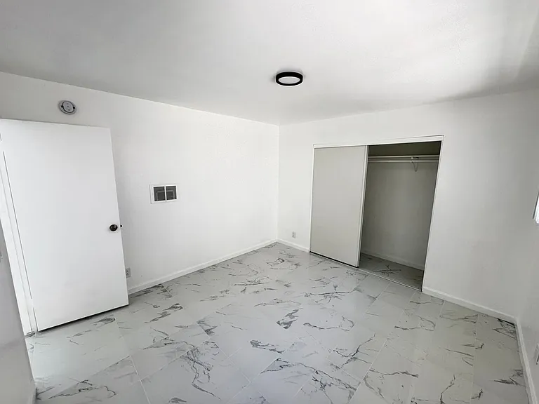 21744 Septo St — Photo 13