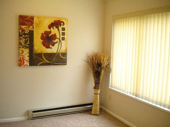 5th image of 3465 Lochwood Dr Unit B10