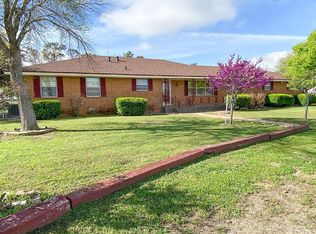 201 W Sparks St, Weinert, TX 76388
