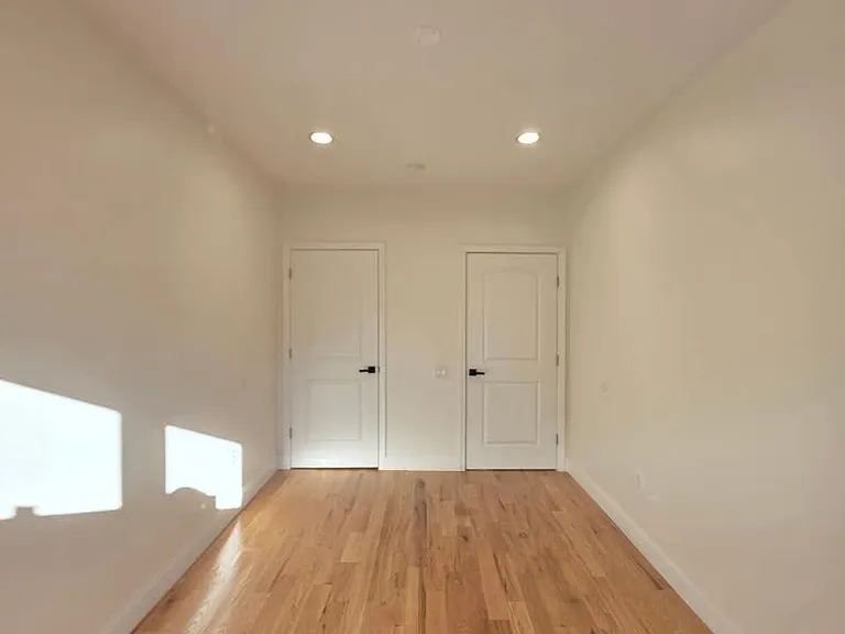 160 Bay 29th St #1 — Photo 12