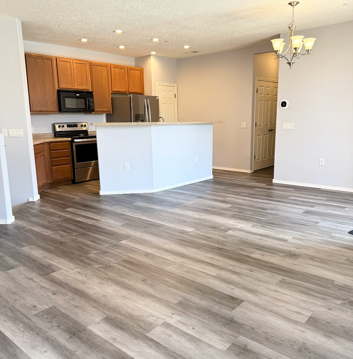 2 bed, 1165 sqft, $1,650 — Photo 3