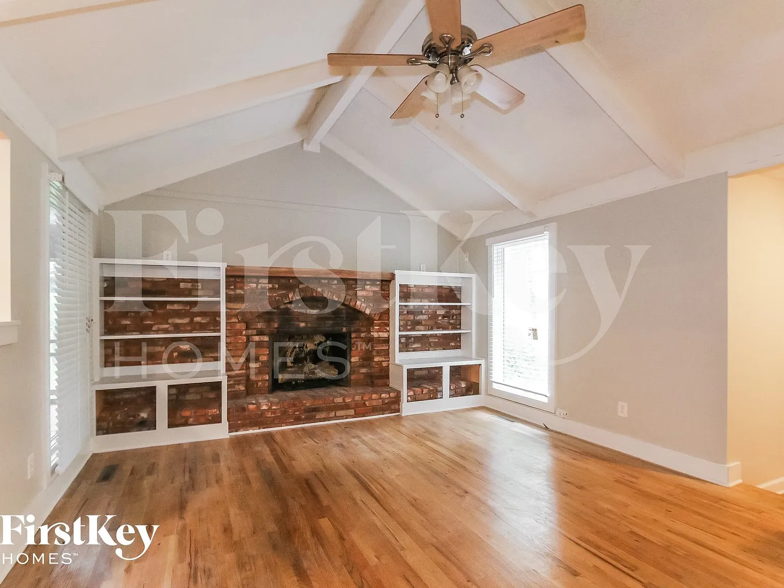 3 bed, 3.0 bath, 2015 sqft, $2,325 — Photo 2