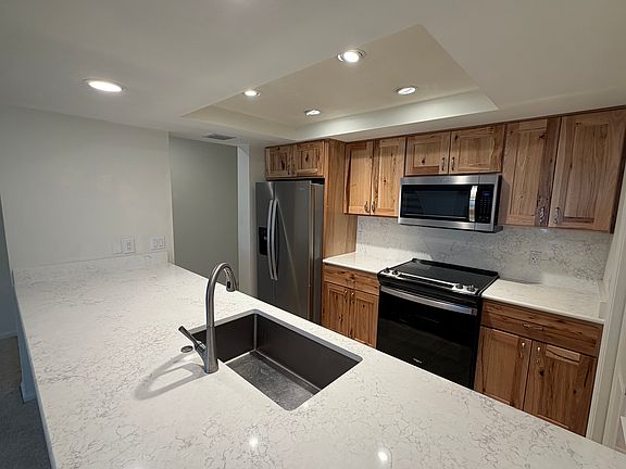 5th image of 23700 Pondview Pl