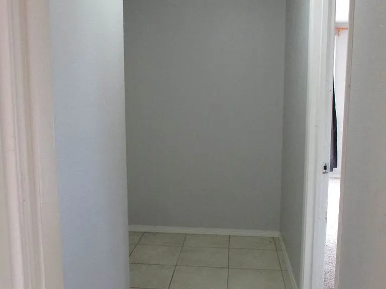 4826 S Park Ave — Photo 17