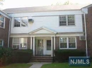 137A River Dr, Elmwood Park, NJ