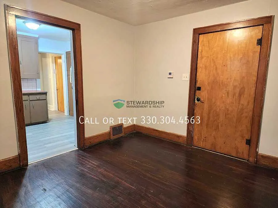 Building Photo - 1628 E Market St #3