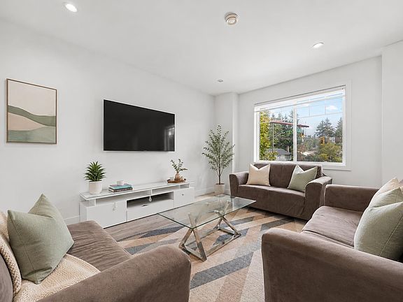 2nd image of 7167 116th St #8