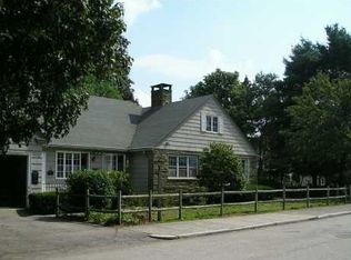 29 Bent Rd, Rumford, RI 02916