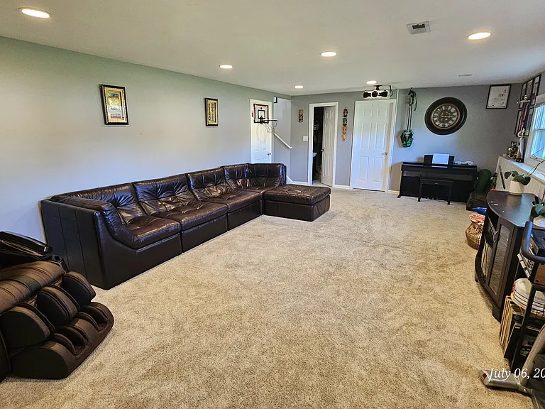 914 Bradford Ln — Photo 22