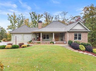 171 Pointe Willow Dr, Cleveland, GA 30528