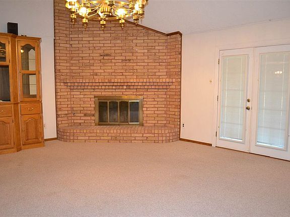 2nd image of 2720 Grand Blvd