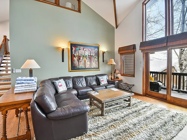 Deer Valley Dr S — Photo 4