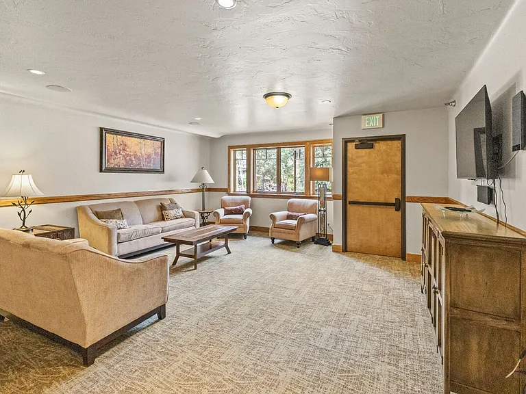 Building's Lounge