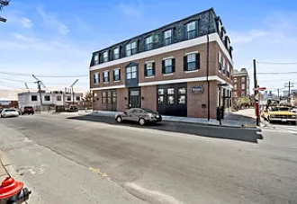 14 Williams St #2 — Photo 15