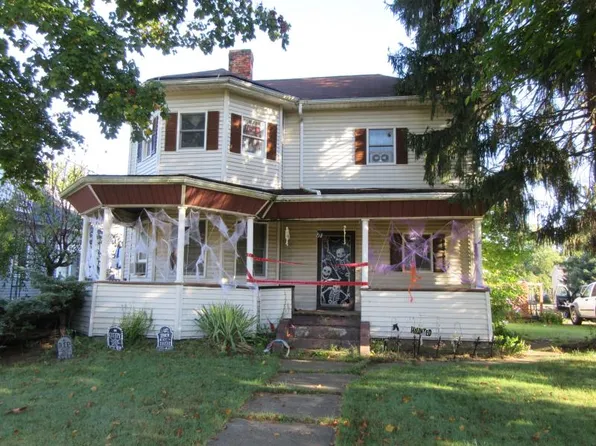 142 W 3rd St, Frazeysburg, OH 43822