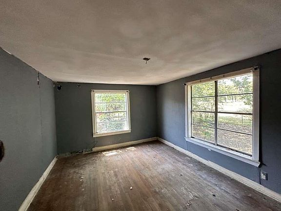 5th image of 103 E 19th St