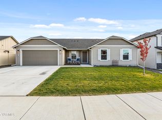 507 Lacoursiere St, Moxee, WA 98936