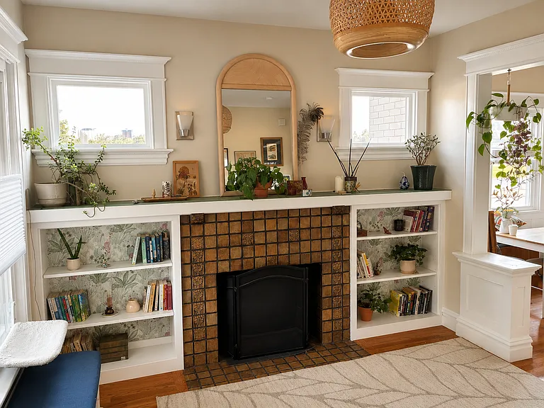 2801 N Franklin St — Photo 2