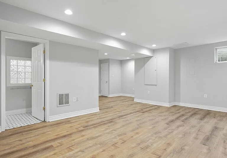 2258 N Tollgate Cir — Photo 18