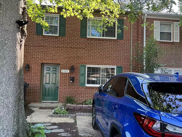 4407 Bennett Ln — Photo 2