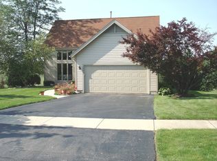 17481 W Hickory Ln, Grayslake, IL 60030