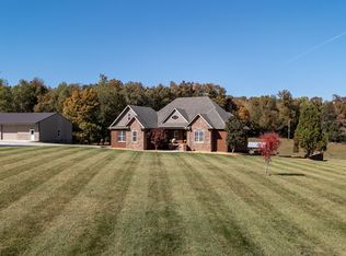 910 Smith Chapel Dr, Shelbyville, TN 37160