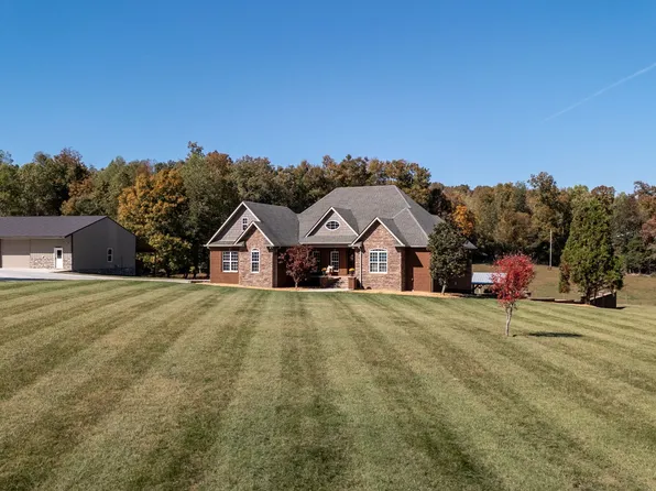 910 Smith Chapel Dr, Shelbyville, TN 37160