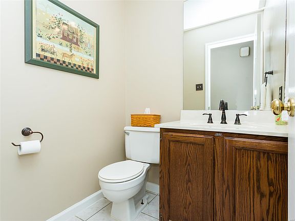 5th image of 2729 Towne Crest Dr