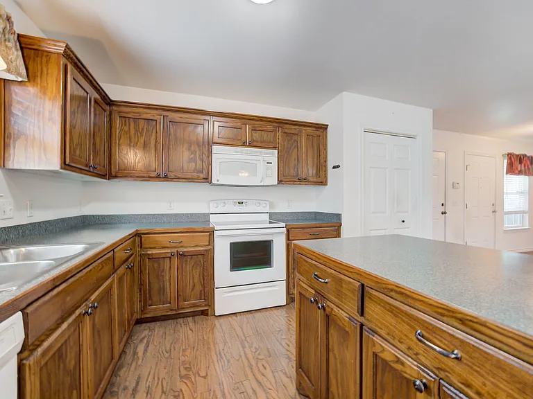 3727 Cedar Ridge Dr — Photo 16