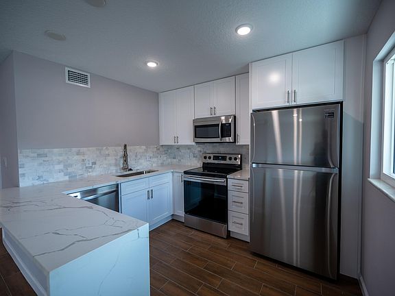 2nd image of 1600 8th St APT 101