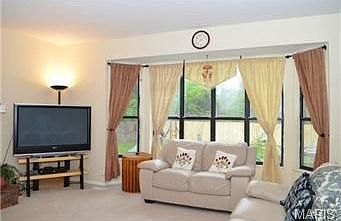 4th image of 354 Hunters Glen Ct