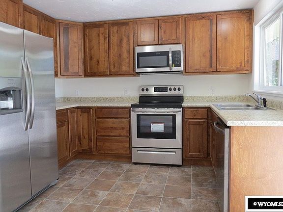 3rd image of 1110 Westview Dr
