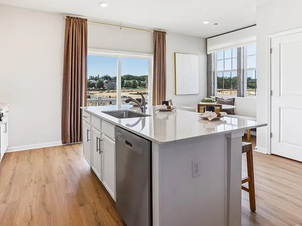 41 Baybreeze Dr, Waretown, NJ 08758