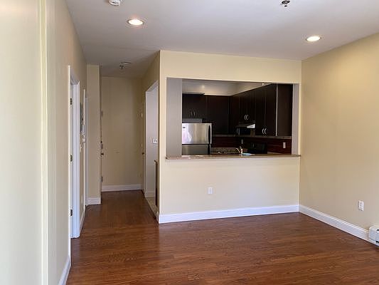 5th image of 30-83 32nd St #3R