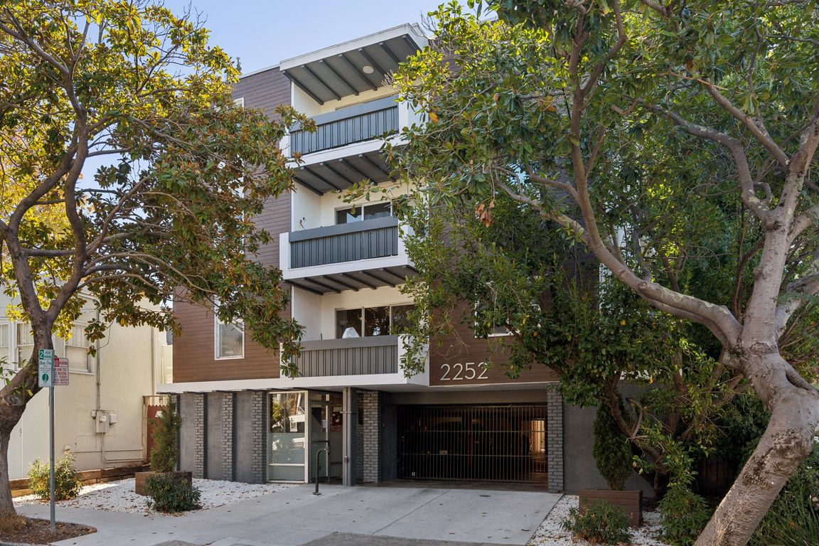 Side exterior view of the apartment building at 2252 Parker St, Berkeley, CA 94704, USA