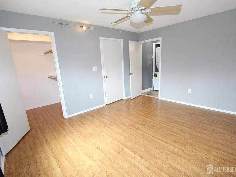 1112 Aspen Dr — Photo 5