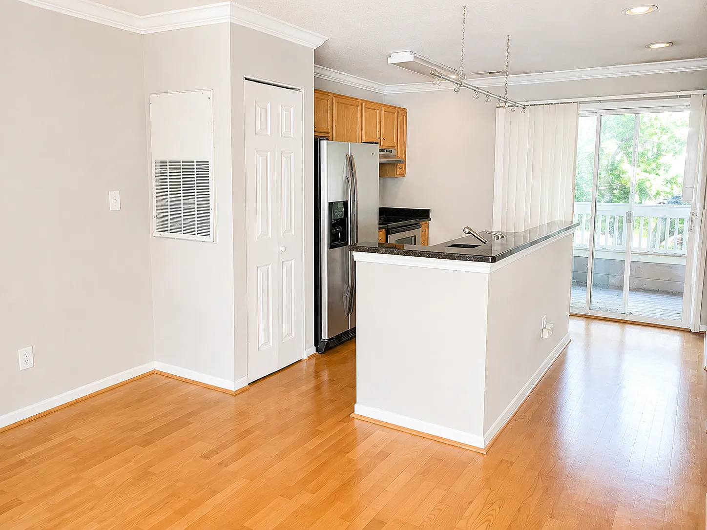 1 bed, 707 sqft, $1,850 — Photo 3