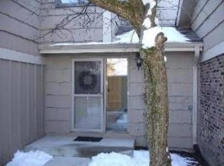 2102 Timber Ln, Wheaton, IL 60189