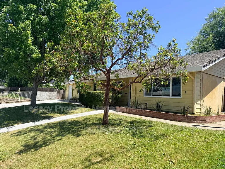 3844 Milton Way — Photo 3