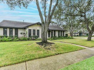 6243 Bayou Bridge Dr, Houston, TX 77096