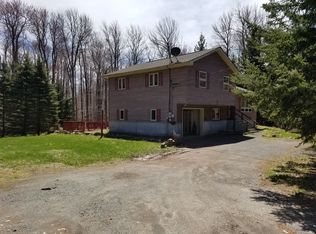 231 Bush Mountain Dr, Cresco, PA 18326