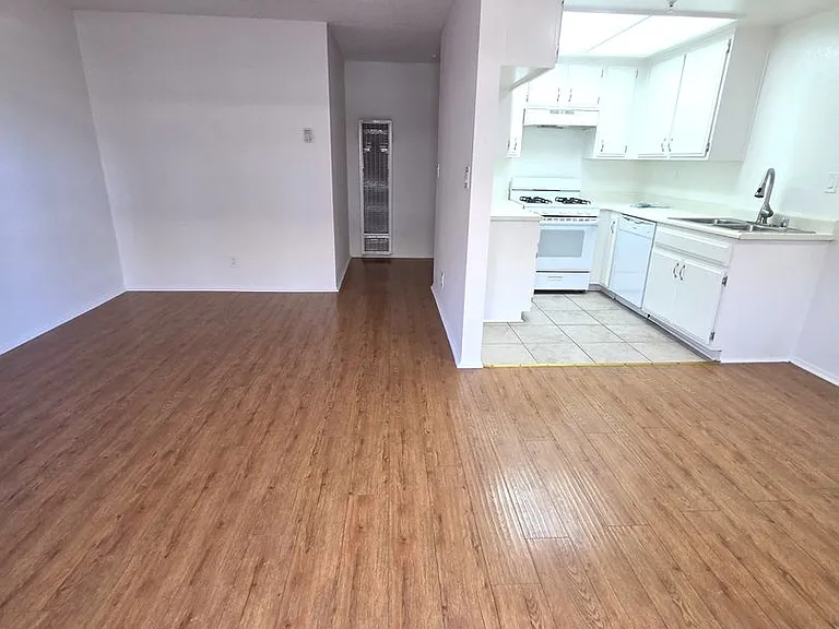 13621 Cerise Ave — Photo 2